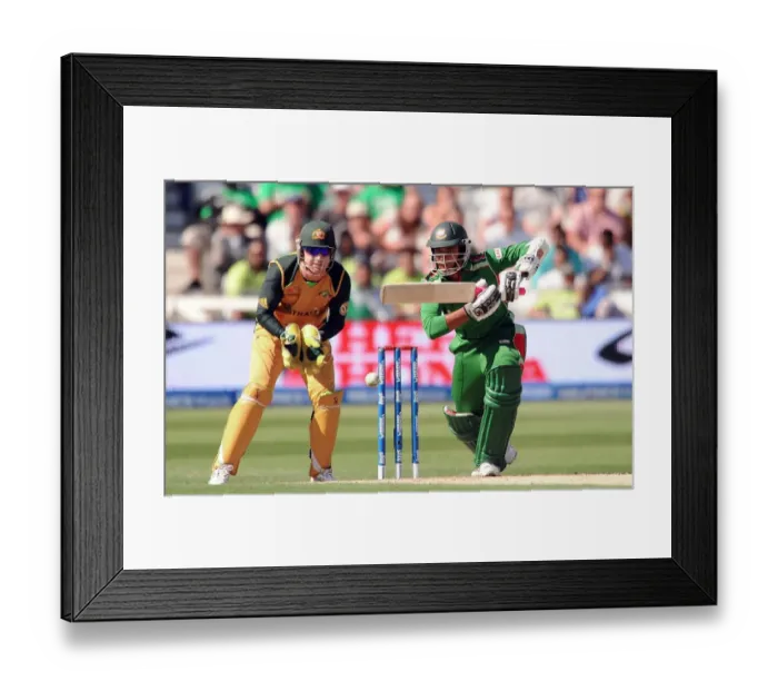 Framed Print : Brad Haddin & Mohammad Mahmud Ullah Framed Print : Brad Haddin & Mohammad Mahmud Ullah