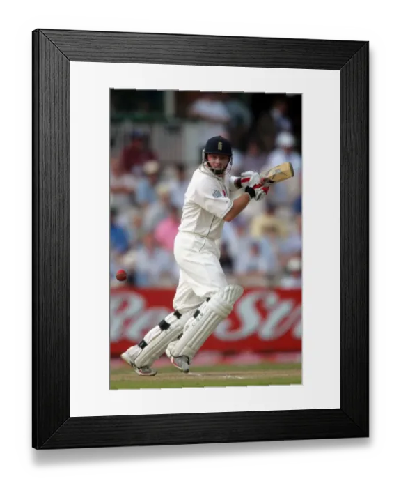 Framed Print : Ian Bell England and Warwickshire CCC England V Pakistan Old Trafford Framed Print : Ian Bell England and Warwickshire CCC England V Pakistan Old Trafford