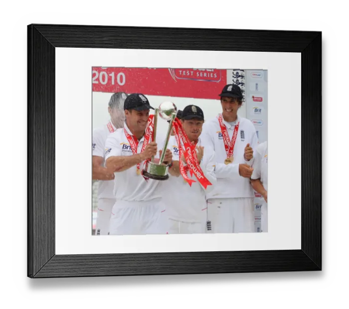 Framed Print : Andrew Srauss, Ian Bell & Steven Finn Framed Print : Andrew Srauss, Ian Bell & Steven Finn