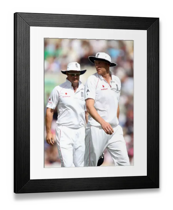 Framed Print : Andrew Flintoff & Andrew Strauss Framed Print : Andrew Flintoff & Andrew Strauss