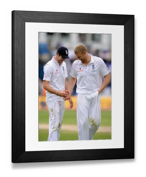 Framed Print : James Anderson & Andrew Flintoff Framed Print : James Anderson & Andrew Flintoff