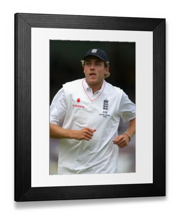 Framed Print : Stuart Broad Framed Print : Stuart Broad