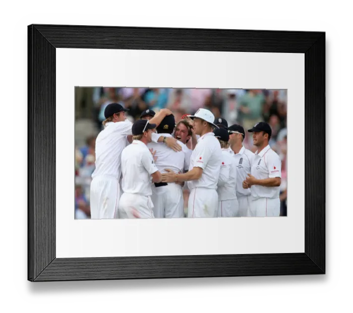 Framed Print : England Celebrate As Graeme Swann Takes Katich Wicket Framed Print : England Celebrate As Graeme Swann Takes Katich Wicket