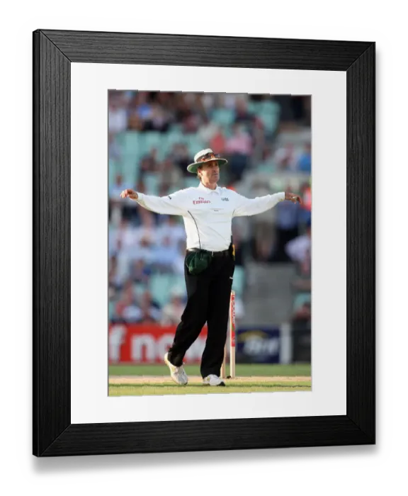 Framed Print : Billy Bowden Framed Print : Billy Bowden