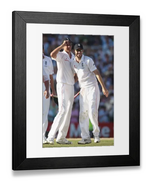 Framed Print : Stuart Broad & James Anderson Framed Print : Stuart Broad & James Anderson