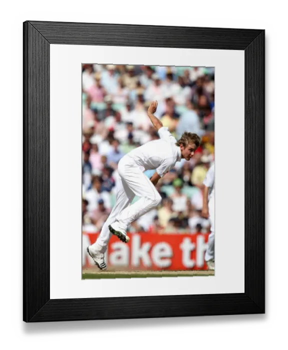 Framed Print : Stuart Broad