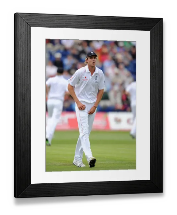 Framed Print : Stuart Broad Framed Print : Stuart Broad