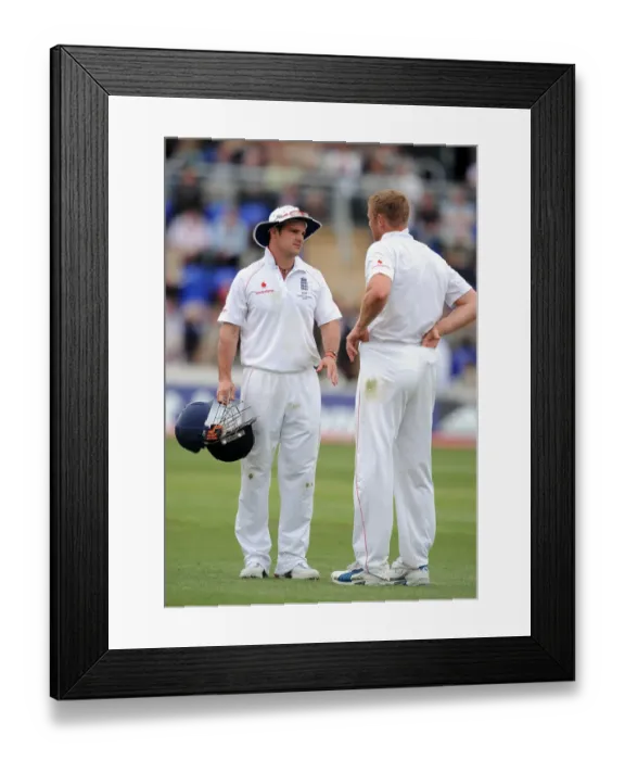 Framed Print : Andrew Strauss & Andrew Flintoff Framed Print : Andrew Strauss & Andrew Flintoff