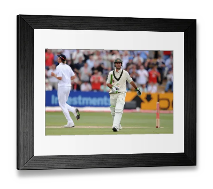 Framed Print : Stuart Broad & Ricky Ponting Framed Print : Stuart Broad & Ricky Ponting