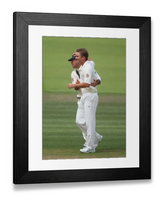 Framed Print : Ricky Ponting & Nathan Hauritz Framed Print : Ricky Ponting & Nathan Hauritz