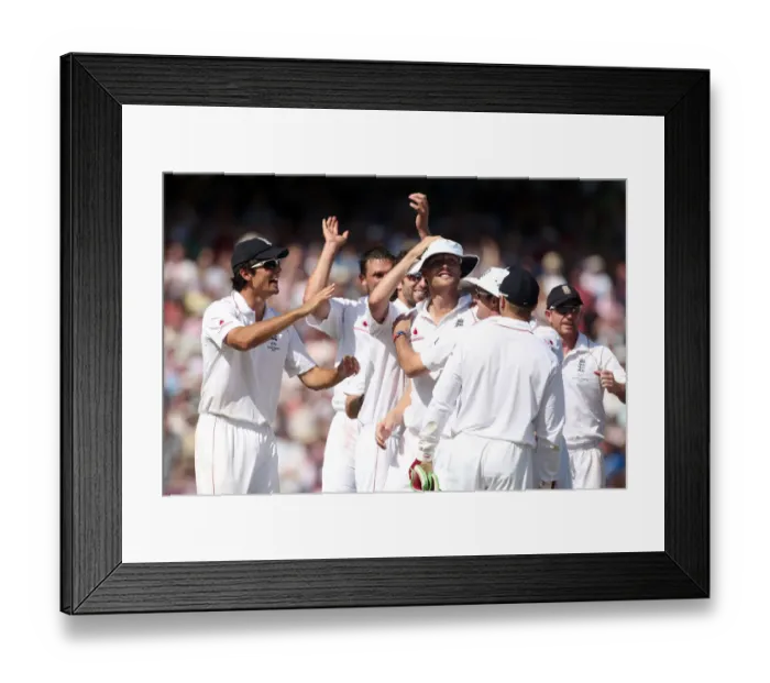 Framed Print : England Team & Andrew Flintoff Framed Print : England Team & Andrew Flintoff
