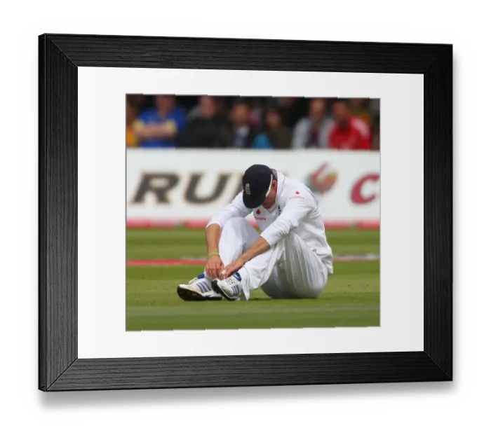 Framed Print : Injured Kevin Pietersen Framed Print : Injured Kevin Pietersen