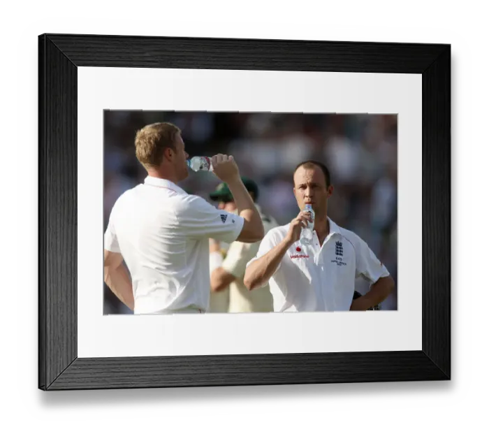 Framed Print : Andrew Flintoff & Jonathan Trott Enjoy Water Break Andre Framed Print : Andrew Flintoff & Jonathan Trott Enjoy Water Break Andre