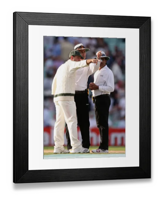 Framed Print : Ricky Ponting & Umpires Billy Bowden & Asad Rauf Ric Framed Print : Ricky Ponting & Umpires Billy Bowden & Asad Rauf Ric