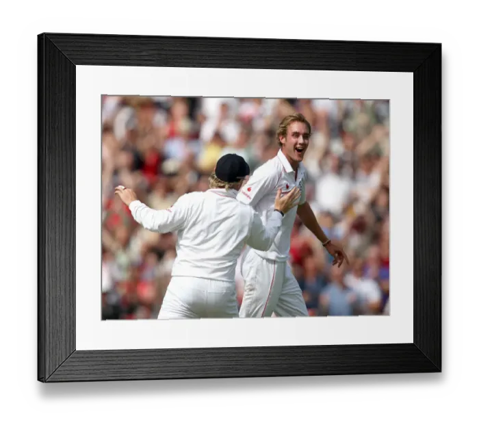 Framed Print : Stuart Broad & Ian Bell Framed Print : Stuart Broad & Ian Bell