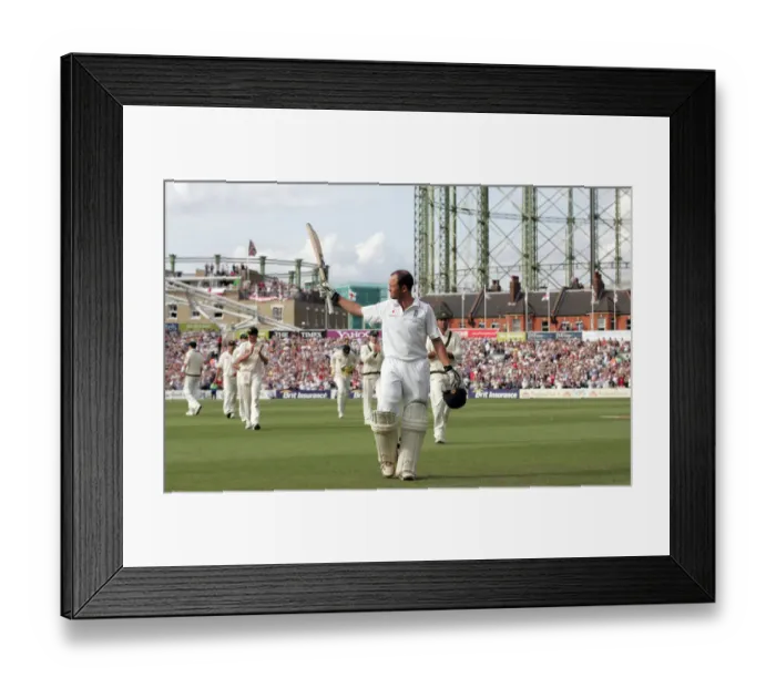 Framed Print : Jonathan Trott Walks Off To Applause Framed Print : Jonathan Trott Walks Off To Applause