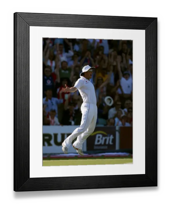 Framed Print : Andrew Strauss Celebrates Catching Haddin Framed Print : Andrew Strauss Celebrates Catching Haddin