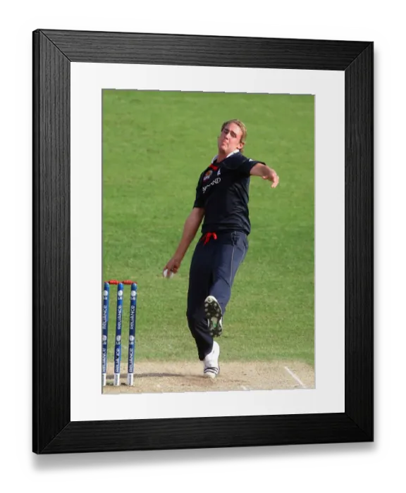 Framed Print : Stuart Broad