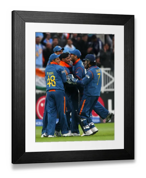 Framed Print : Suresh Raina, Ishant Sharma, Harbhajan Singh, Vuvraj Singh Framed Print : Suresh Raina, Ishant Sharma, Harbhajan Singh, Vuvraj Singh