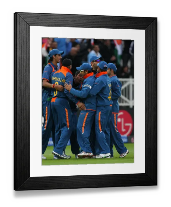 Framed Print : Ishant Sharma, Harbhajan Singh & Vuvraj Singh & Othe Framed Print : Ishant Sharma, Harbhajan Singh & Vuvraj Singh & Othe