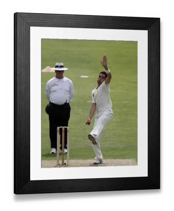 Framed Print : Umar Gul Pakistan Pakistan V Australia Headingley, Leeds, England 21 July 2010 Date Framed Print : Umar Gul Pakistan Pakistan V Australia Headingley, Leeds, England 21 July 2010 Date