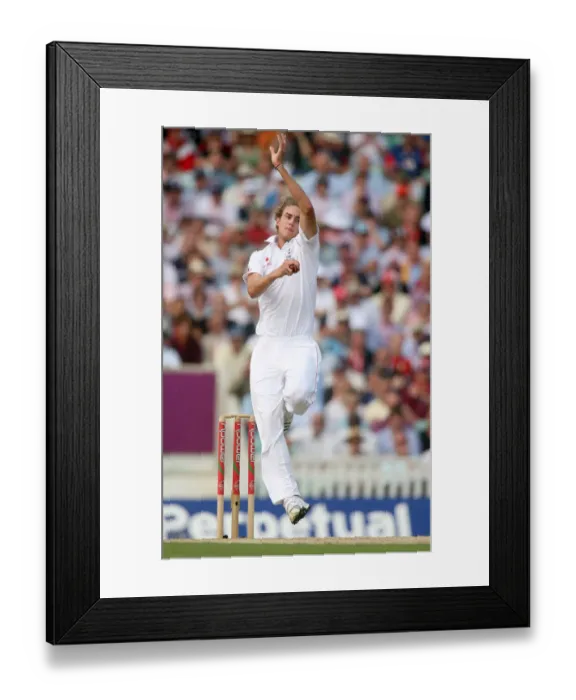 Framed Print : Stuart Broad