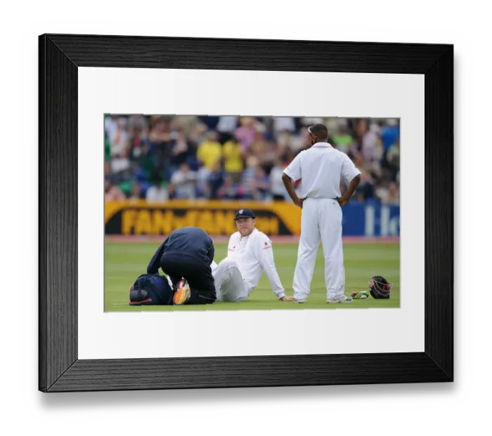 Framed Print : Andrew Flintoff With Foot Problem Framed Print : Andrew Flintoff With Foot Problem