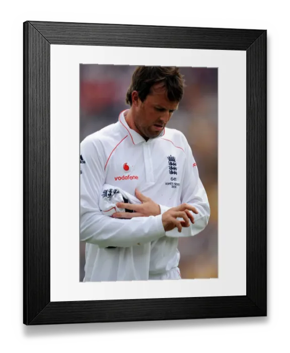 Framed Print : Graeme Swan Picks Up Finger Injury Framed Print : Graeme Swan Picks Up Finger Injury