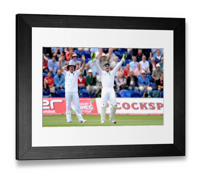 Framed Print : Andrew Strauss & Matt Prior Framed Print : Andrew Strauss & Matt Prior