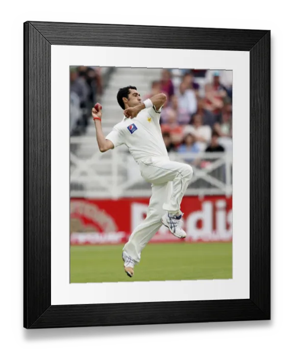 Framed Print : Umar Gul Pakistan England V Pakistan 1st Npower Test Trent Bridge