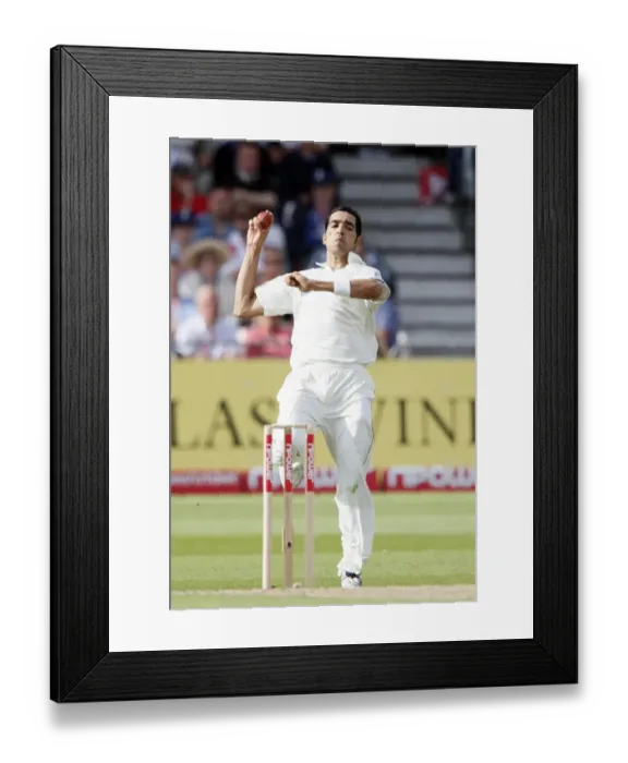 Framed Print : Umar Gul Pakistan England V Pakistan 1st Npower Test Trent Bridge Framed Print : Umar Gul Pakistan England V Pakistan 1st Npower Test Trent Bridge