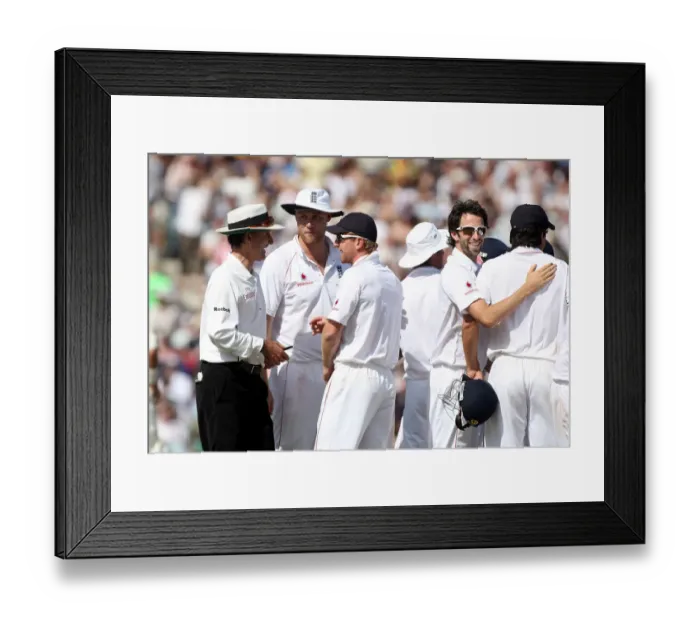 Framed Print : Andrew Flintoff, Collingwood & Billy Bowden Andrew Flint Framed Print : Andrew Flintoff, Collingwood & Billy Bowden Andrew Flint