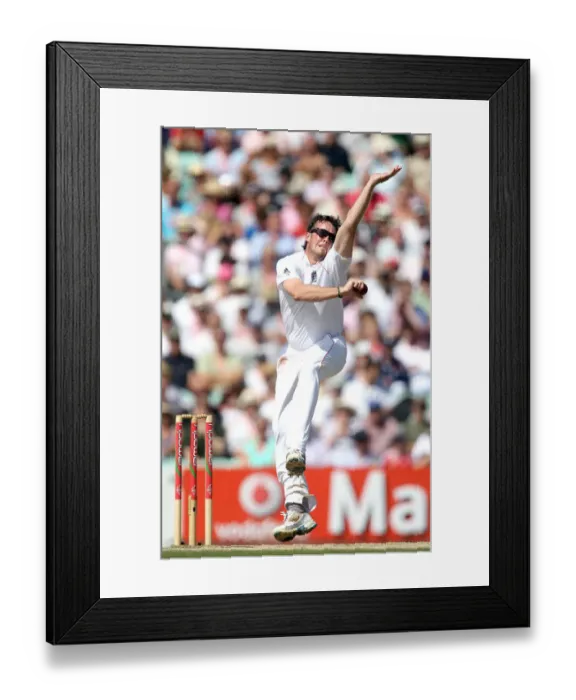 Framed Print : Graeme Swann Framed Print : Graeme Swann