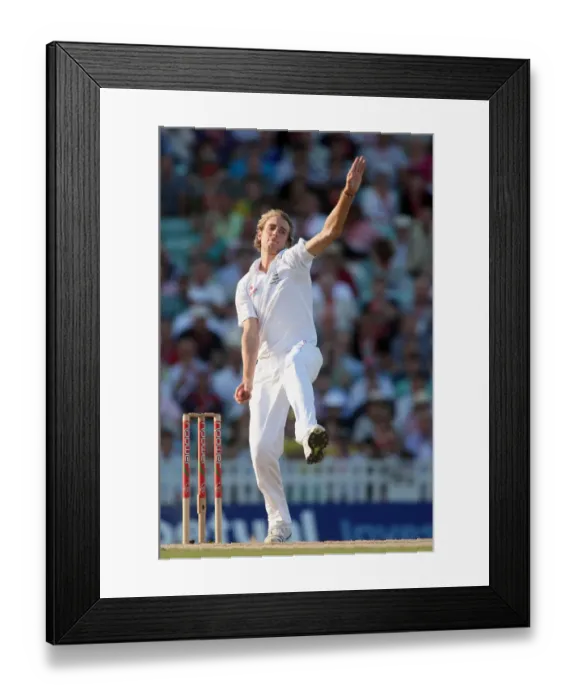 Framed Print : Stuart Broad Framed Print : Stuart Broad
