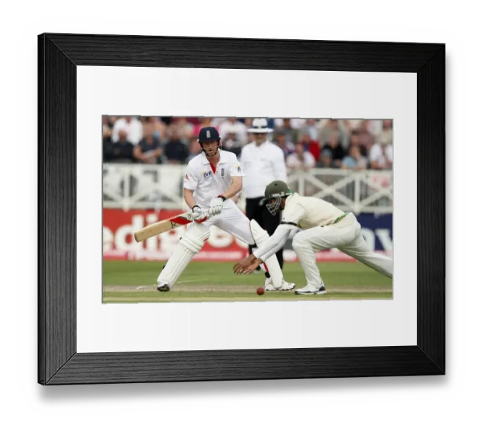 Framed Print : Paul Collingwood Watches Some Sloppy Fielding Framed Print : Paul Collingwood Watches Some Sloppy Fielding