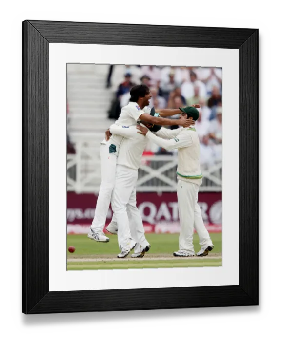 Framed Print : Mohammed Asif Celebrates His 5th Wicket