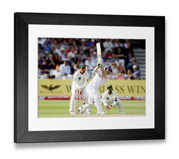 Framed Print : Eoin Morgan Framed Print : Eoin Morgan