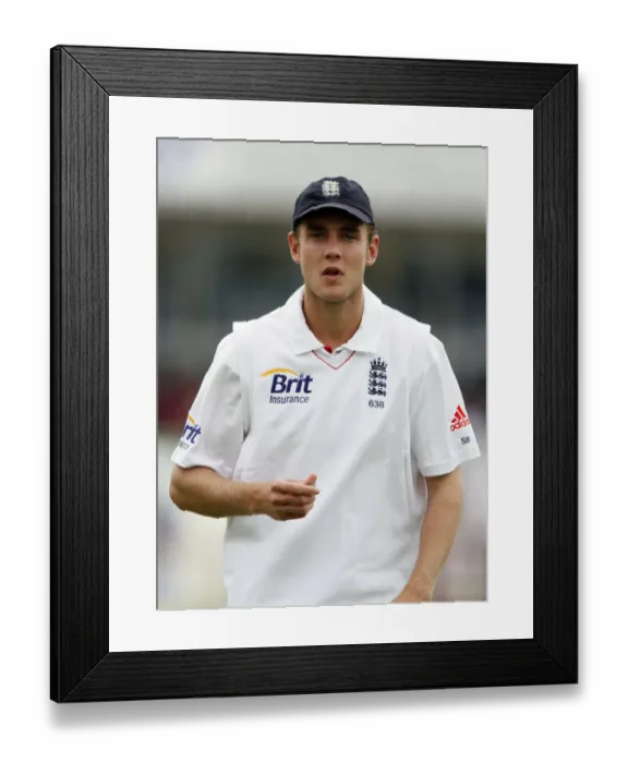 Framed Print : Stuart Broad Framed Print : Stuart Broad
