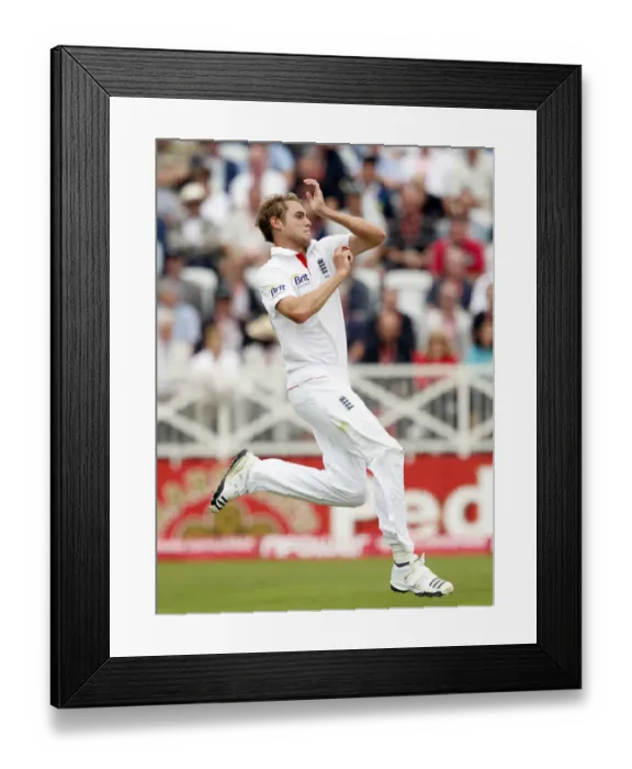 Framed Print : Stuart Broad Framed Print : Stuart Broad