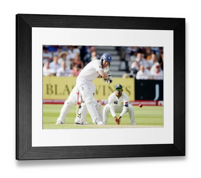 Framed Print : Eoin Morgan In Action Framed Print : Eoin Morgan In Action