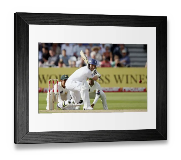 Framed Print : Eoin Morgan In Action Framed Print : Eoin Morgan In Action