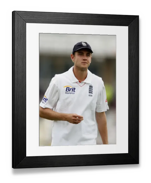 Framed Print : Stuart Broad Framed Print : Stuart Broad