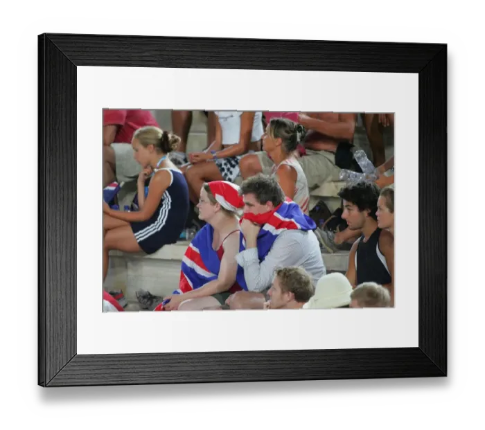 Framed Print : Gb Fans Wait For News On Paula Radcliffe Framed Print : Gb Fans Wait For News On Paula Radcliffe