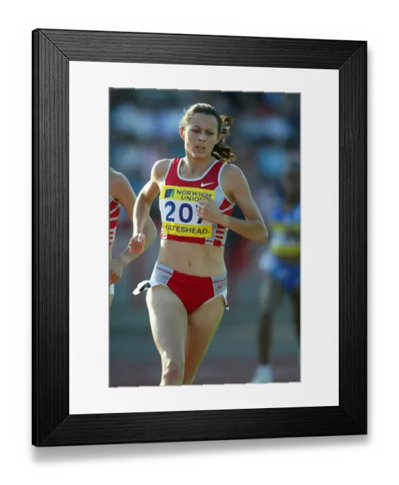 Framed Print : Jo Pavey 3000 Metres Norwich Union Super League Gateshead, England 13 July 2003 Date
