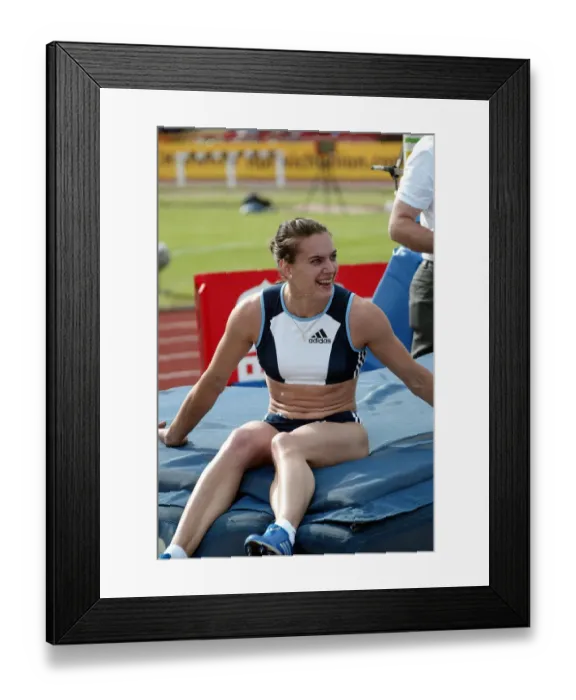 Framed Print : Yelena Isinbayeva Breaks World Record Framed Print : Yelena Isinbayeva Breaks World Record