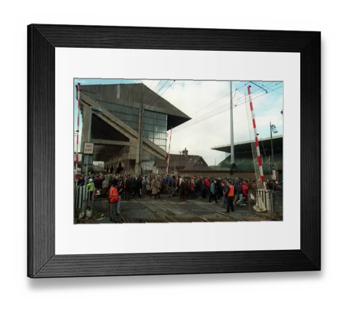 Framed Print : Fans Arrive At Lansdowne Road Framed Print : Fans Arrive At Lansdowne Road
