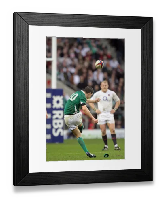Framed Print : Jonathan Sexton Kicks A Penalty Framed Print : Jonathan Sexton Kicks A Penalty