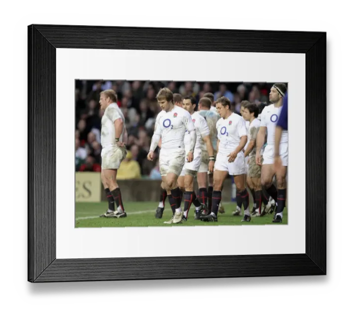 Framed Print : Dejected England Team Framed Print : Dejected England Team