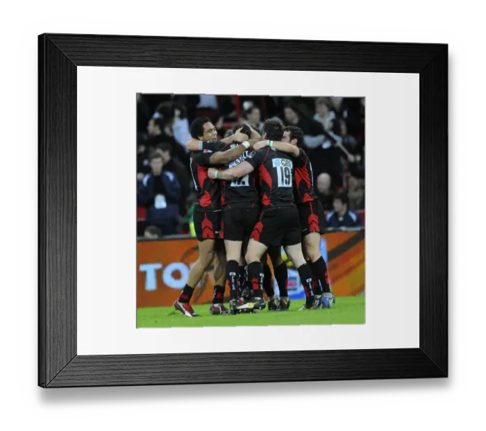 Framed Print : Saracens Players Celebrate At Full Time Framed Print : Saracens Players Celebrate At Full Time