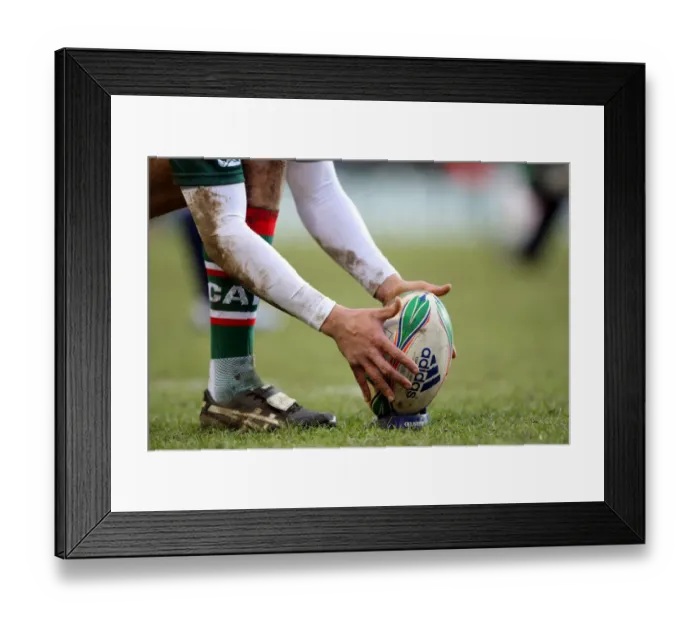 Framed Print : Toby Flood Prepares To Kick Framed Print : Toby Flood Prepares To Kick